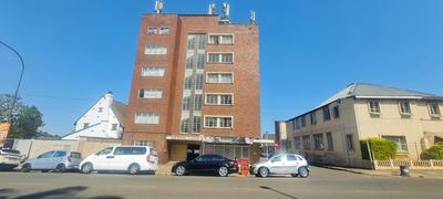 Bachelor Apartment / Flat For Sale in Pietermaritzburg Central, Pietermaritzburg